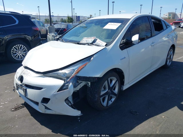 Toyota Prius Three Touring 2018 JTDKARFU0J3055617 Image 17