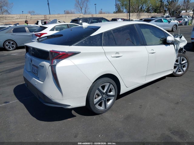 Toyota Prius Three Touring 2018 JTDKARFU0J3055617 Image 4