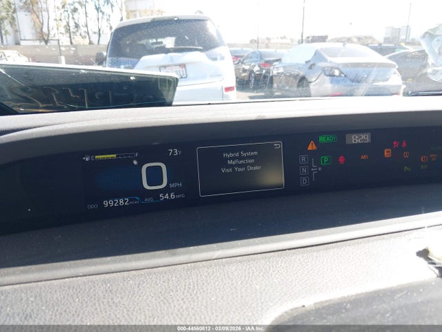 Toyota Prius Three Touring 2018 JTDKARFU0J3055617 Image 7