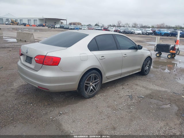 Продаж на аукціоні авто 2013 Volkswagen Jetta 2.0l S, vin: 3VW2K7AJ7DM216138, номер лоту: 44560839