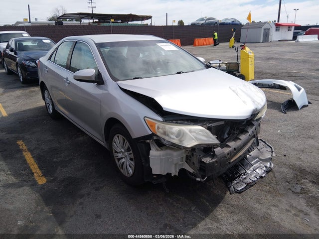Toyota CAMRY LE 2014 4T4BF1FK0ER407629 головне зображення