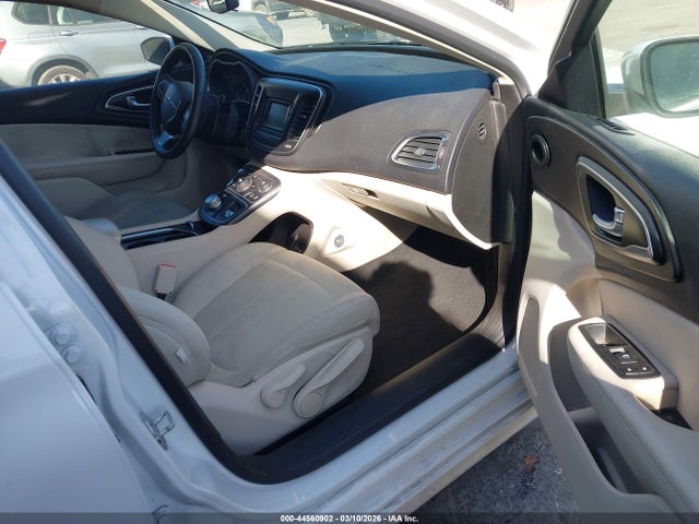 Продажа на аукционе авто 2015 Chrysler 200 Limited, vin: 1C3CCCAB9FN742726, номер лота: 44560902