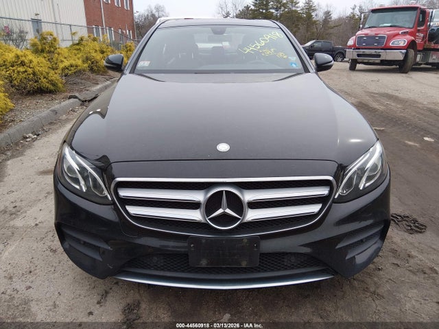 44560918 :رقم المزاد ، WDDZF4KB0HA021194 vin ، 2017 Mercedes-benz E 300 4matic مزاد بيع
