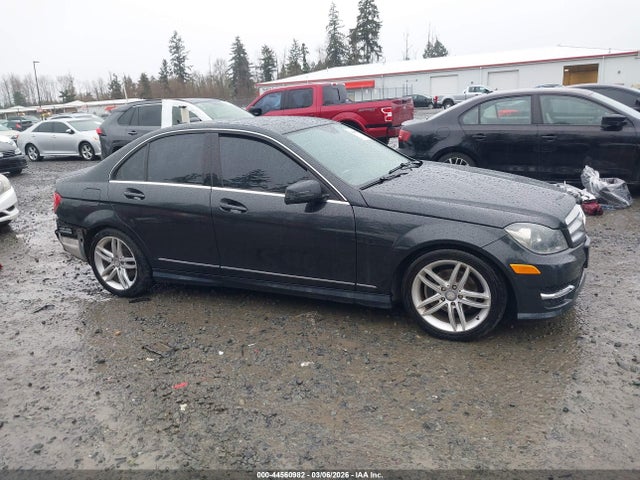 2012 Mercedes-benz C 300 Sport 4matic მანქანა იყიდება აუქციონზე, vin: WDDGF8BBXCA729203, აუქციონის ნომერი: 44560982