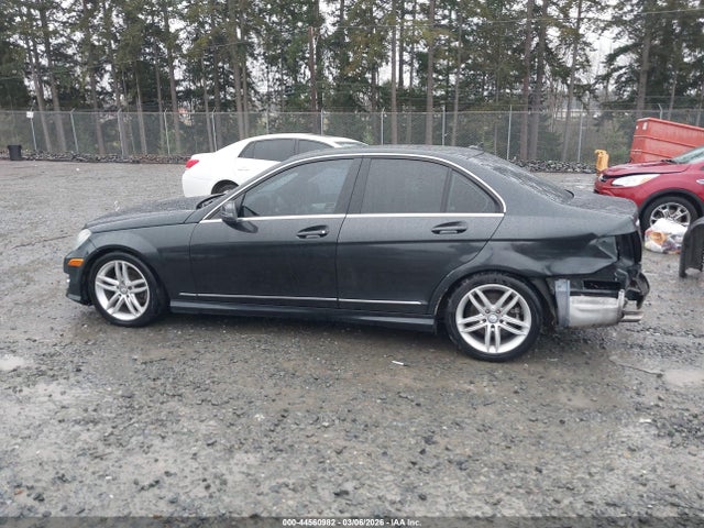 2012 Mercedes-benz C 300 Sport 4matic მანქანა იყიდება აუქციონზე, vin: WDDGF8BBXCA729203, აუქციონის ნომერი: 44560982