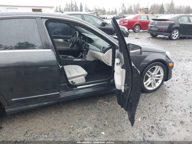 2012 Mercedes-benz C 300 Sport 4matic მანქანა იყიდება აუქციონზე, vin: WDDGF8BBXCA729203, აუქციონის ნომერი: 44560982