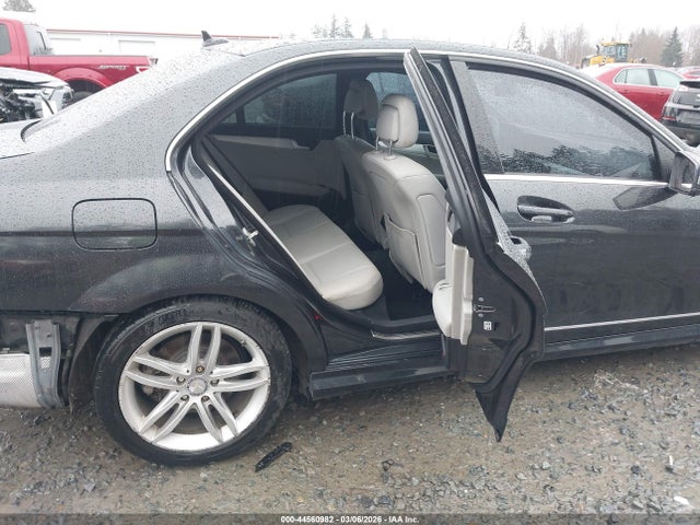 2012 Mercedes-benz C 300 Sport 4matic მანქანა იყიდება აუქციონზე, vin: WDDGF8BBXCA729203, აუქციონის ნომერი: 44560982