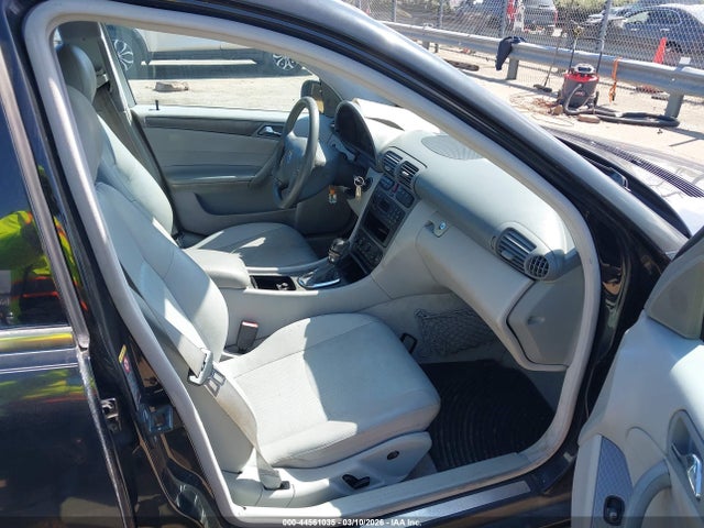 44561035 :رقم المزاد ، WDBRF40J83F420238 vin ، 2003 Mercedes-benz C 230 Kompressor Sport مزاد بيع