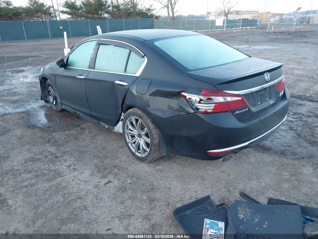 44561128 :رقم المزاد ، 1HGCR2F10HA119673 vin ، 2017 Honda Accord Sport Se مزاد بيع