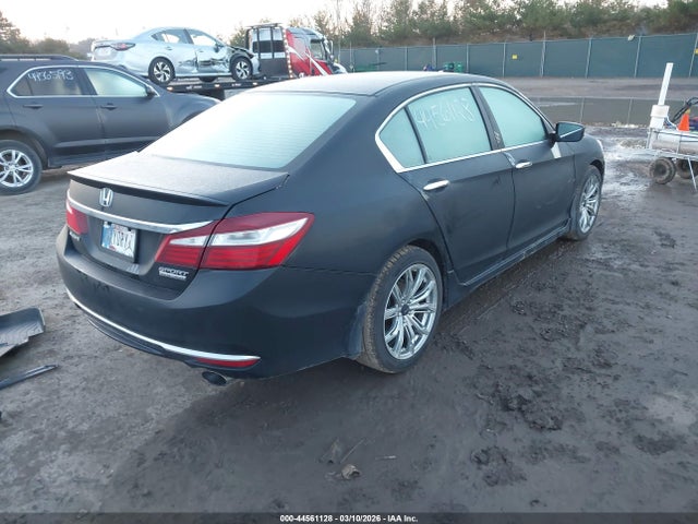 44561128 :رقم المزاد ، 1HGCR2F10HA119673 vin ، 2017 Honda Accord Sport Se مزاد بيع