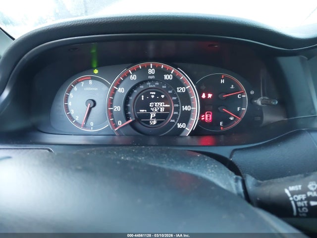 44561128 :رقم المزاد ، 1HGCR2F10HA119673 vin ، 2017 Honda Accord Sport Se مزاد بيع