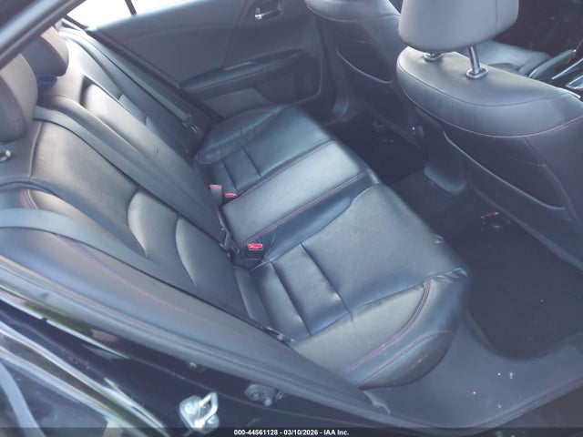 44561128 :رقم المزاد ، 1HGCR2F10HA119673 vin ، 2017 Honda Accord Sport Se مزاد بيع