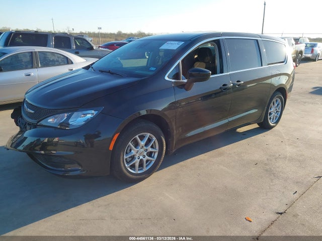 2023 CHRYSLER VOYAGER 2C4RC1CG4PR557779 Photo 1