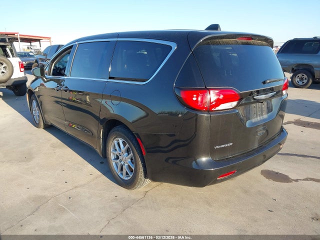 2023 CHRYSLER VOYAGER 2C4RC1CG4PR557779 Photo 2