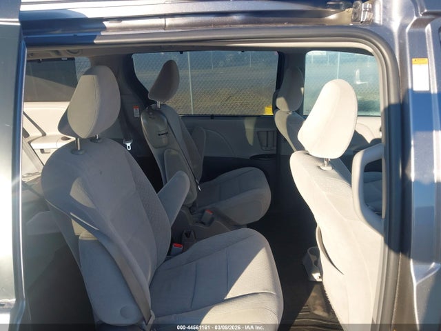 2017 TOYOTA SIENNA 5TDKZ3DC7HS896004 Photo 7