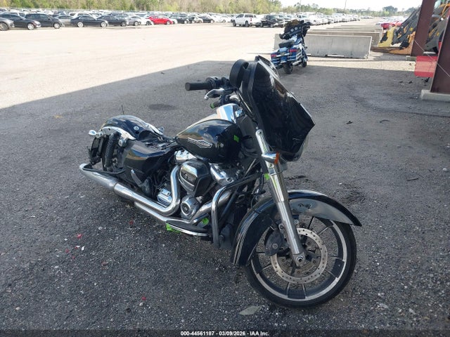 2023 HARLEY-DAVIDSON FLHX 1HD1KBC15PB617633