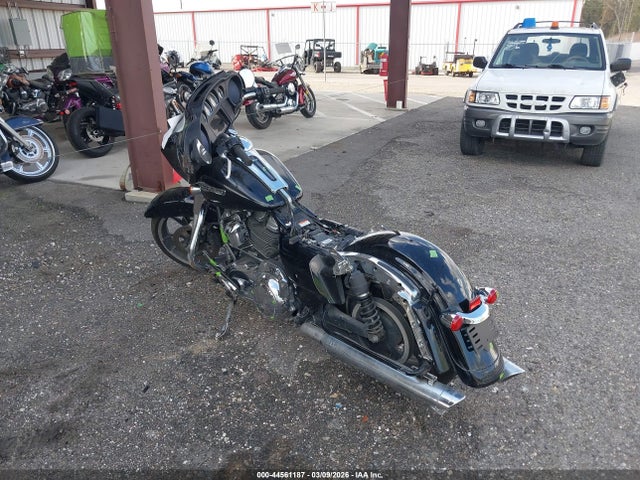 2023 HARLEY-DAVIDSON FLHX 1HD1KBC15PB617633 Photo 2