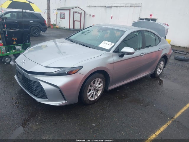 Toyota CAMRY LE 2025 4T1DAACK7SU010890 Image 2