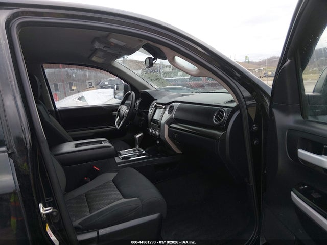 Aukcja sprzedaży 2019 Toyota Tundra Sr5 5.7l V8, vin: 5TFDW5F13KX807085, numer aukcji: 44561293