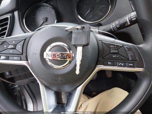 JN1BJ1CP9JW500597 Nissan Rogue Sport S