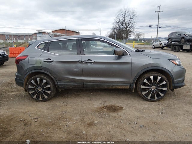 JN1BJ1CP9JW500597 Nissan Rogue Sport S