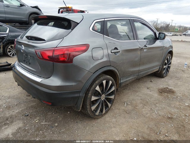 JN1BJ1CP9JW500597 Nissan Rogue Sport S