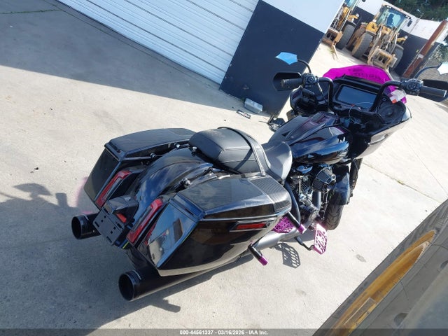 1HD1KH725SB632812 Harley-Davidson FLTRX