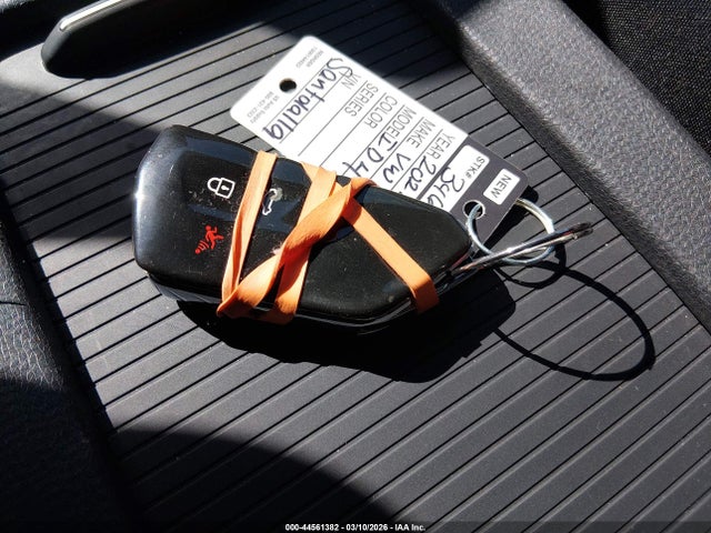 2021 VOLKSWAGEN ID.4 WVGTMPE22MP028038 Photo 10