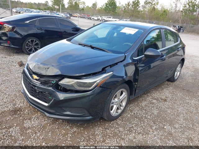 Chevrolet Cruze Lt Auto 2018 3G1BE6SM8JS546741 Image 2