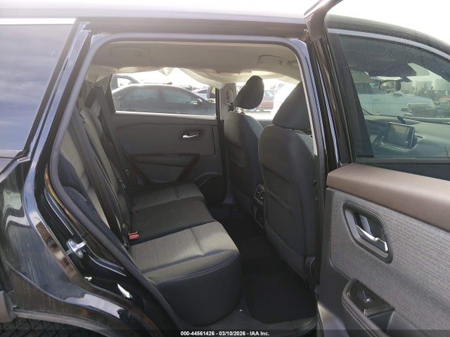 44561426 :رقم المزاد ، 5N1AT3BB1MC806814 vin ، 2021 Nissan Rogue Sv Intelligent Awd مزاد بيع