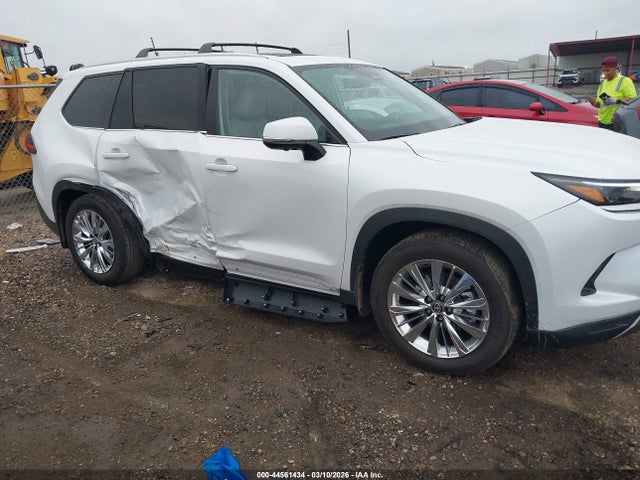 Toyota Grand Highlander Platinum 2026 5TDAAAB53TS127066 Image 13
