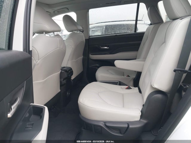 Toyota Grand Highlander Platinum 2026 5TDAAAB53TS127066 Image 8