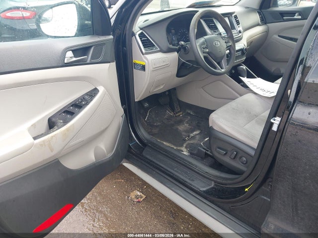 KM8J3CA46JU696898 Hyundai TUCSON SEL