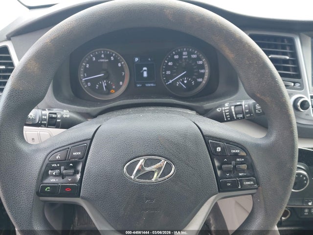 KM8J3CA46JU696898 Hyundai TUCSON SEL