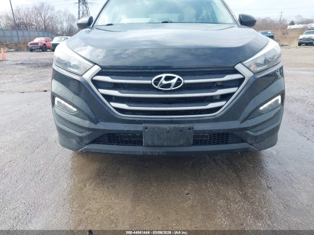 KM8J3CA46JU696898 Hyundai TUCSON SEL