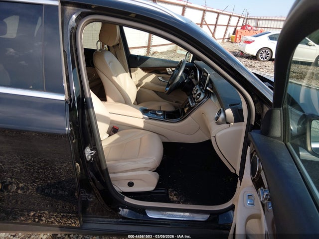 WDC0G4KB3KF575009 Mercedes-Benz Glc 300 4matic
