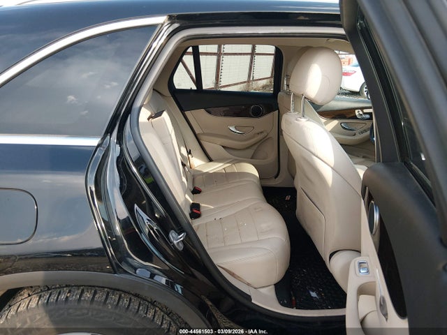 WDC0G4KB3KF575009 Mercedes-Benz Glc 300 4matic