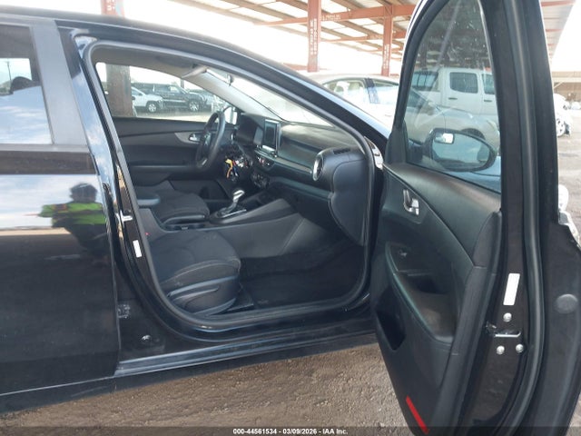 3KPF24AD5KE082105 KIA Forte Lxs