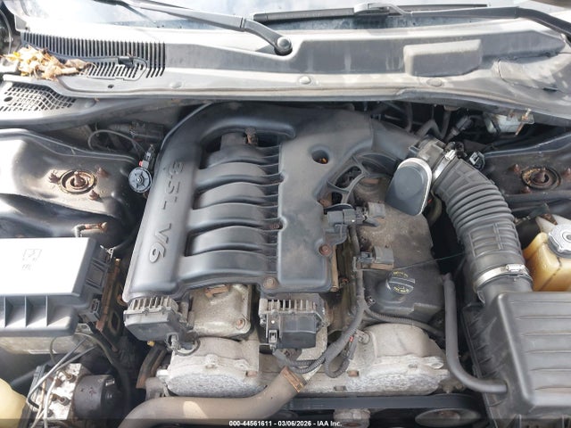 2005 Chrysler 300 Touring მანქანა იყიდება აუქციონზე, vin: 2C3AA53G05H588481, აუქციონის ნომერი: 44561611