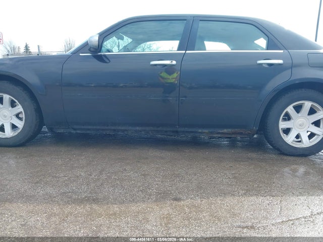 2005 Chrysler 300 Touring მანქანა იყიდება აუქციონზე, vin: 2C3AA53G05H588481, აუქციონის ნომერი: 44561611
