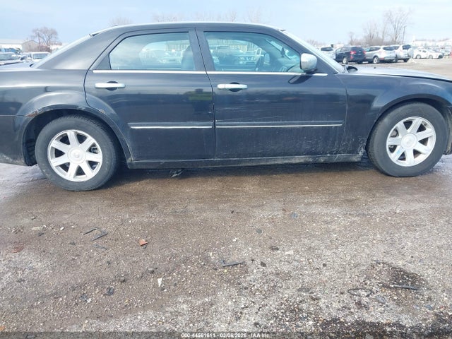 2005 Chrysler 300 Touring მანქანა იყიდება აუქციონზე, vin: 2C3AA53G05H588481, აუქციონის ნომერი: 44561611