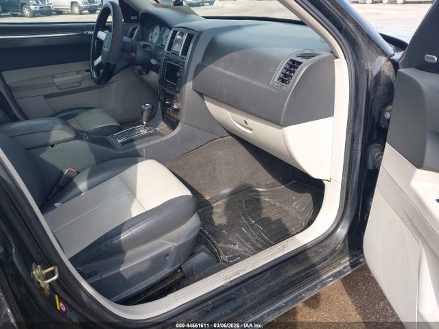 2005 Chrysler 300 Touring მანქანა იყიდება აუქციონზე, vin: 2C3AA53G05H588481, აუქციონის ნომერი: 44561611