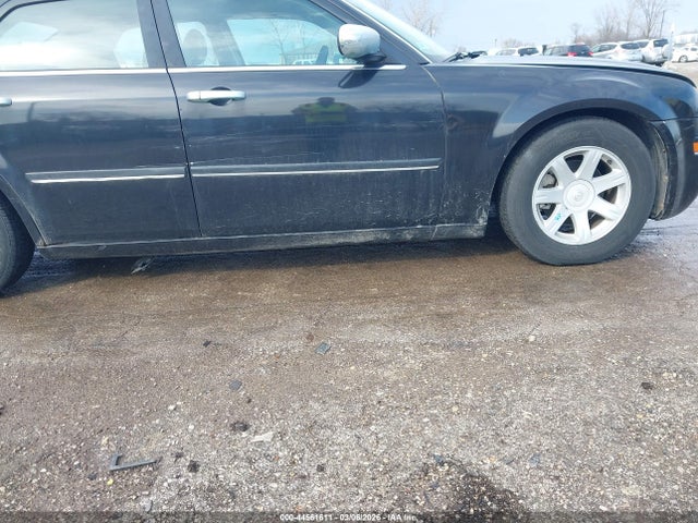2005 Chrysler 300 Touring მანქანა იყიდება აუქციონზე, vin: 2C3AA53G05H588481, აუქციონის ნომერი: 44561611