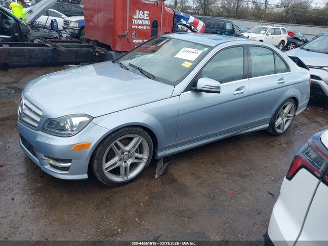 2013 MERCEDES-BENZ C 250 WDDGF4HB5DR294920 Photo 1