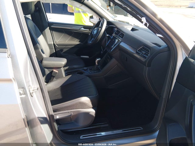 Aukcja sprzedaży 2022 Volkswagen Tiguan 2.0t Se R-line Black, vin: 3VV8B7AX2NM060255, numer aukcji: 44561624