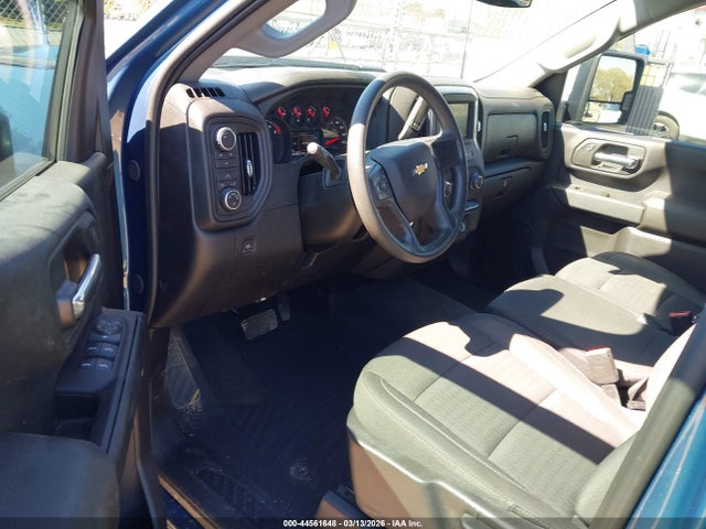 44561648 :رقم المزاد ، 2GC4KME79S1214209 vin ، 2025 Chevrolet Silverado 2500hd 4wd  Standard Bed Custom مزاد بيع