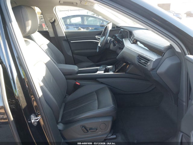 Aukcja sprzedaży 2022 Audi E-tron Premium Quattro, vin: WA1AAAGE5NB026401, numer aukcji: 44561656