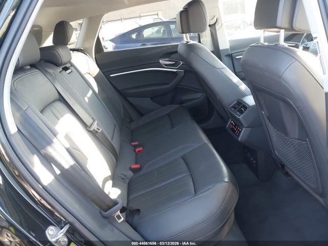 Aukcja sprzedaży 2022 Audi E-tron Premium Quattro, vin: WA1AAAGE5NB026401, numer aukcji: 44561656