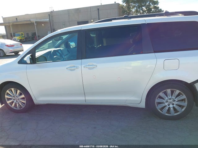 5TDDK3DC3FS095872 Toyota Sienna Xle Premium 7 Passenger