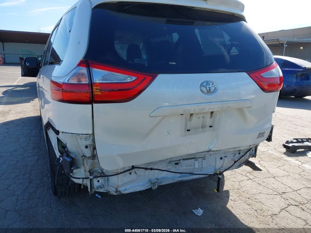 5TDDK3DC3FS095872 Toyota Sienna Xle Premium 7 Passenger